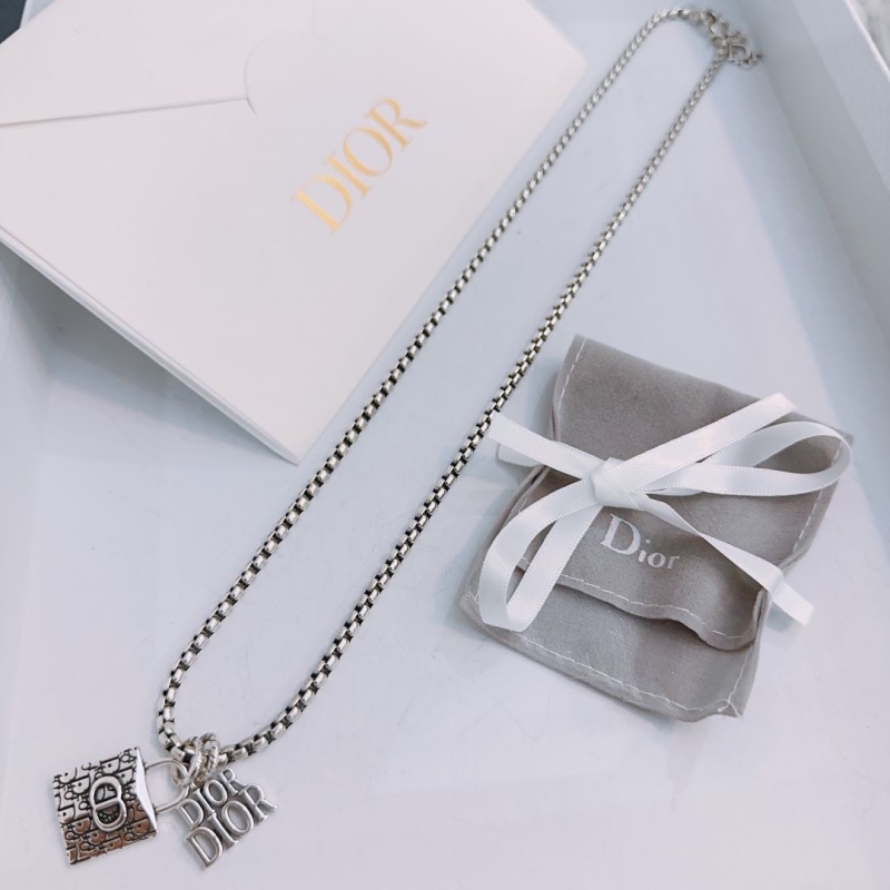 chr1st1an D10r necklaces